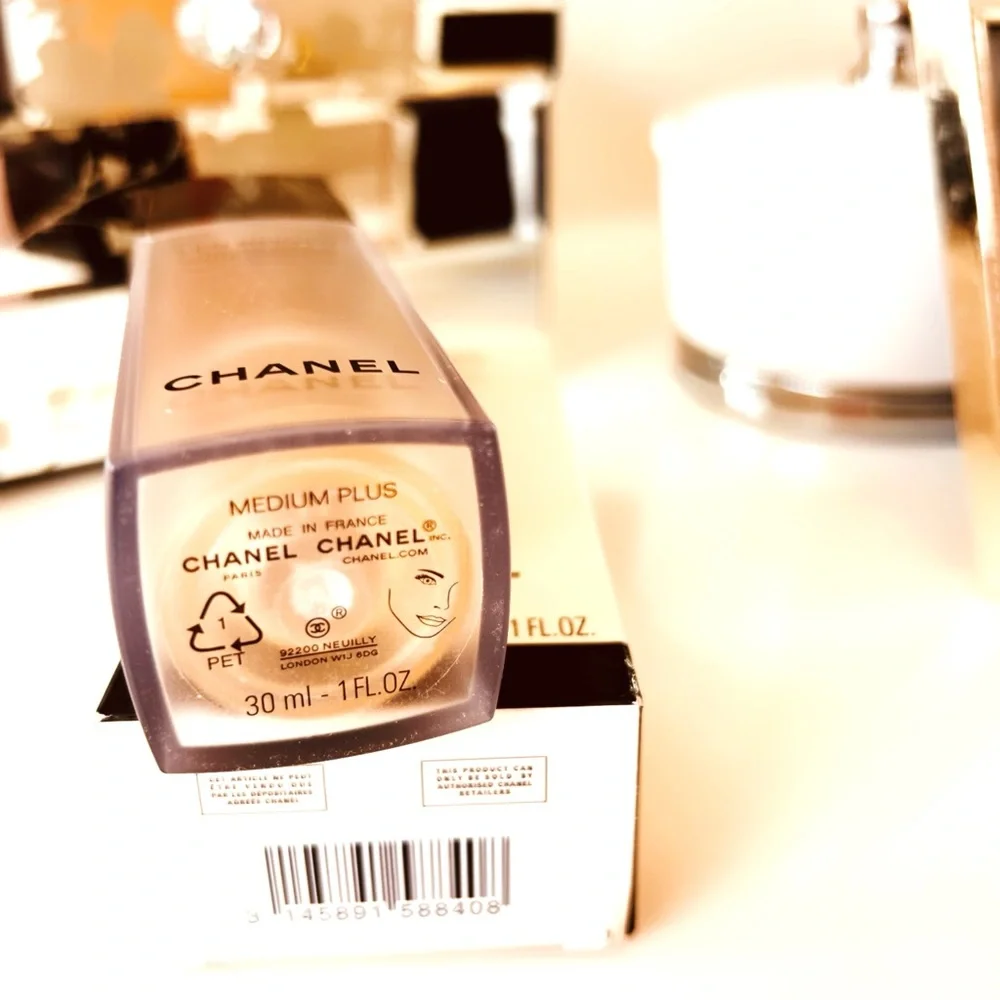 CHANEL Les Beiges Water-Fresh Tint - Medium Plus - Picture 3 of 4